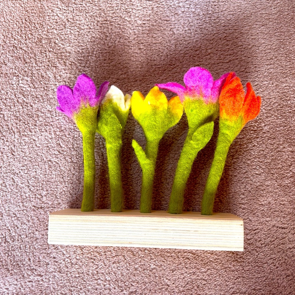 Lovevery Felt Flower Decor